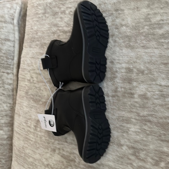 Cat & Jack Black Toddler Boots - Picture 2 of 6